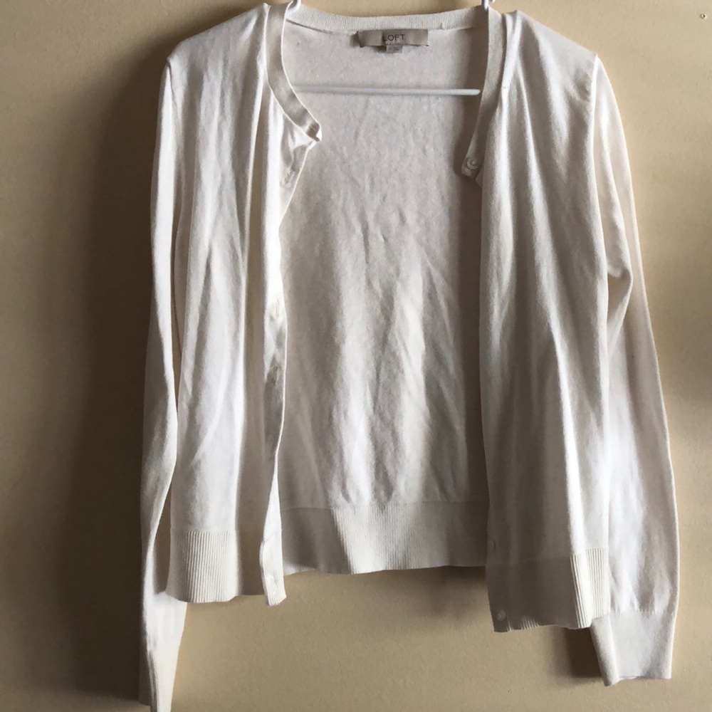 🌷10 for $25🌷 LOFT cardigan sweater